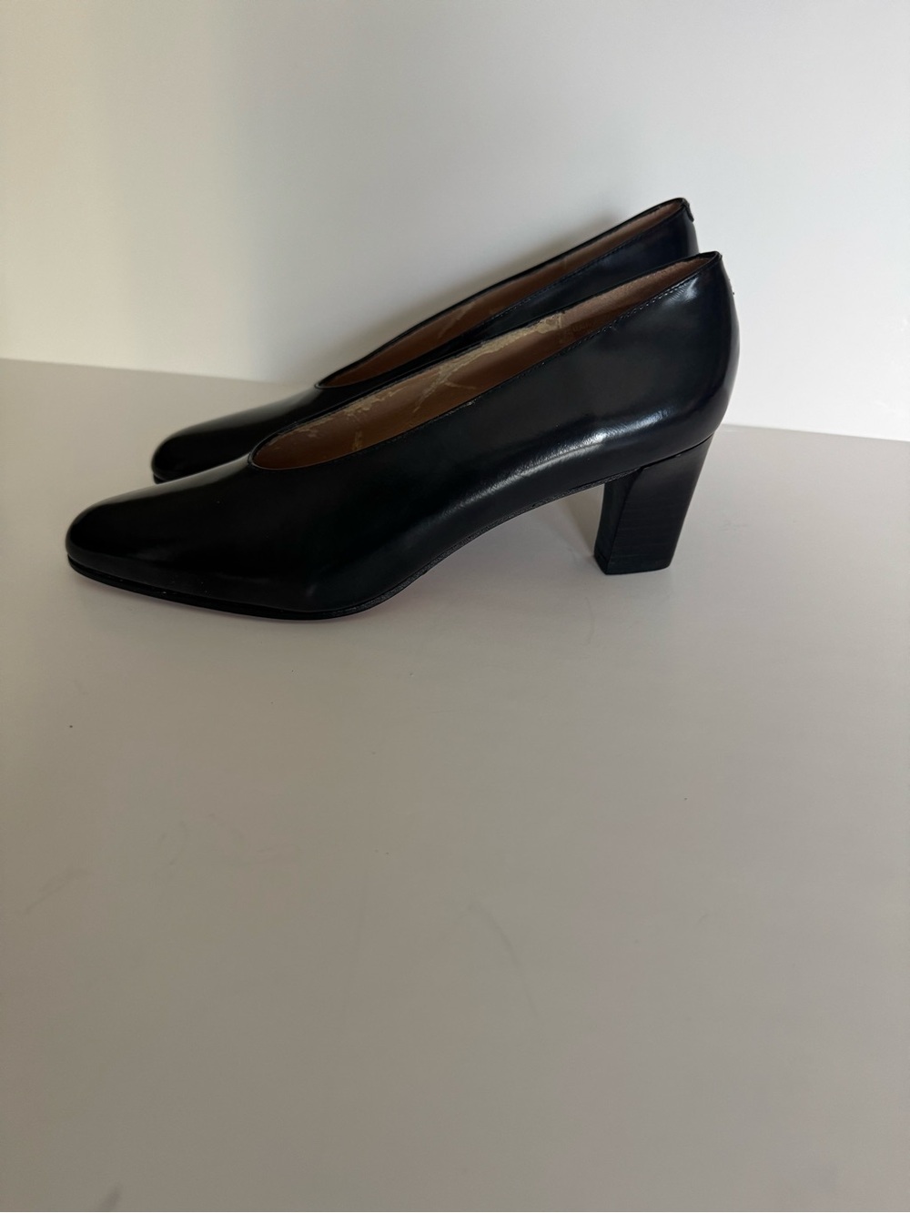Ann Taylor Black Leather Pumps Heels Classic Pointed Toe NWOB Never Worn - Picture 3 of 9